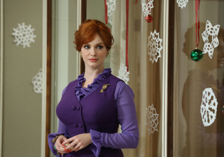 Illustration for article titled New photos from Mad Men wish you a merry Christmas, which is something you can buy but never truly have